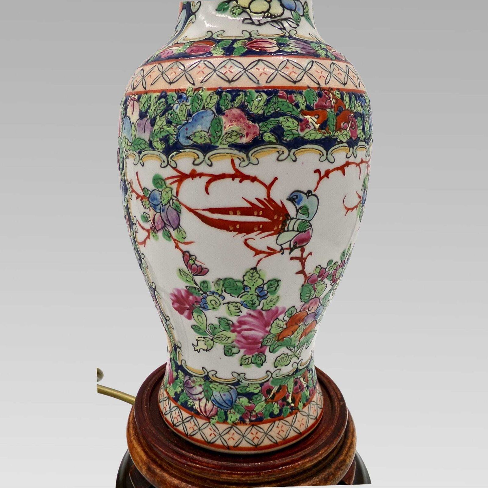 Charming Vintage Chinese Famille Rose Oriental Hand Painted Porcelain Vase Table Lamp photo Lighting