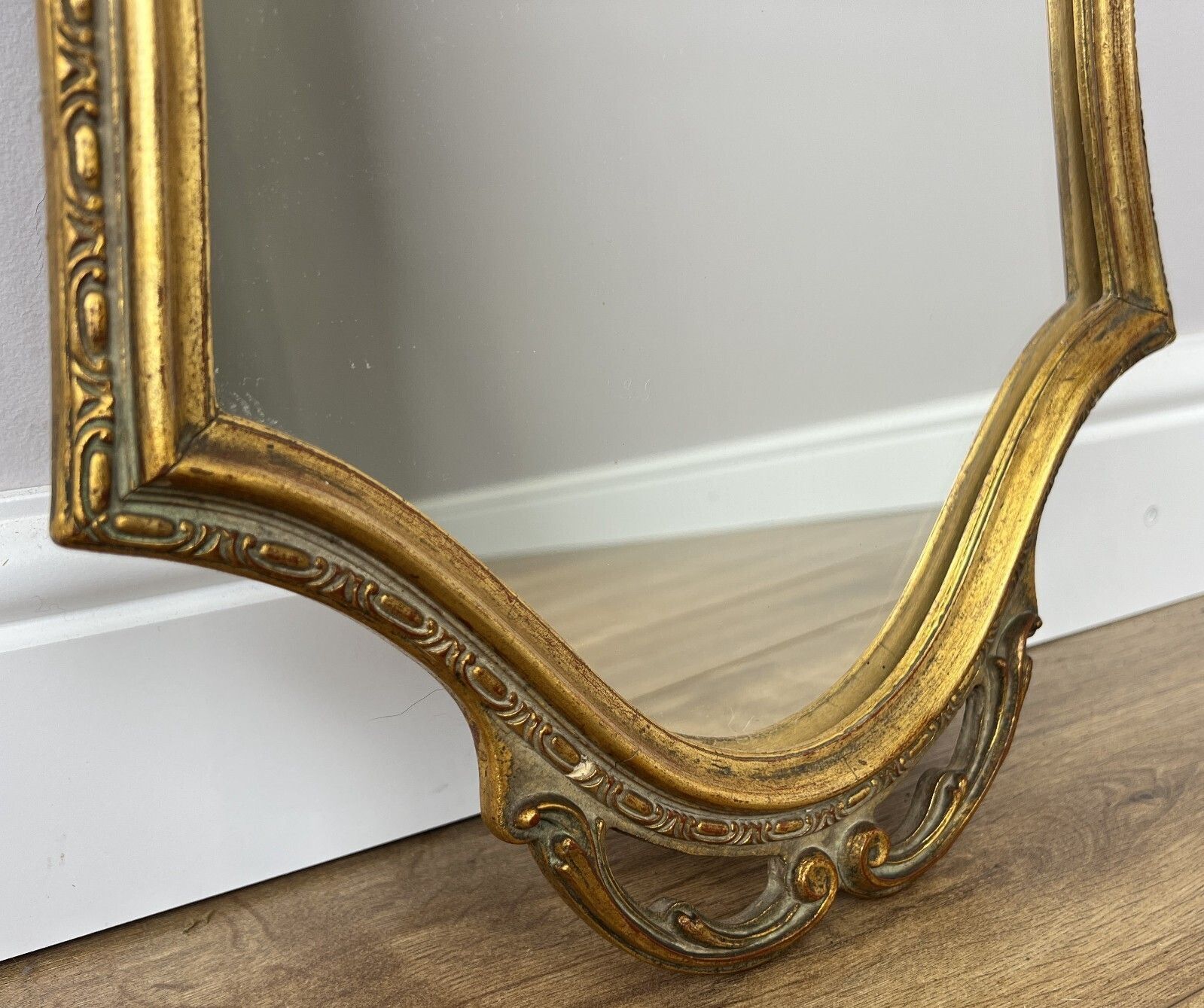 Mirror Vintage French Style Ornate Wall Mirror Decorative Frame photo vintage