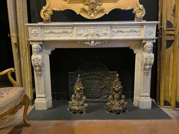 photo vintage Monumental Fireplace Frame Made Of Richly Carved White Marble, Italy