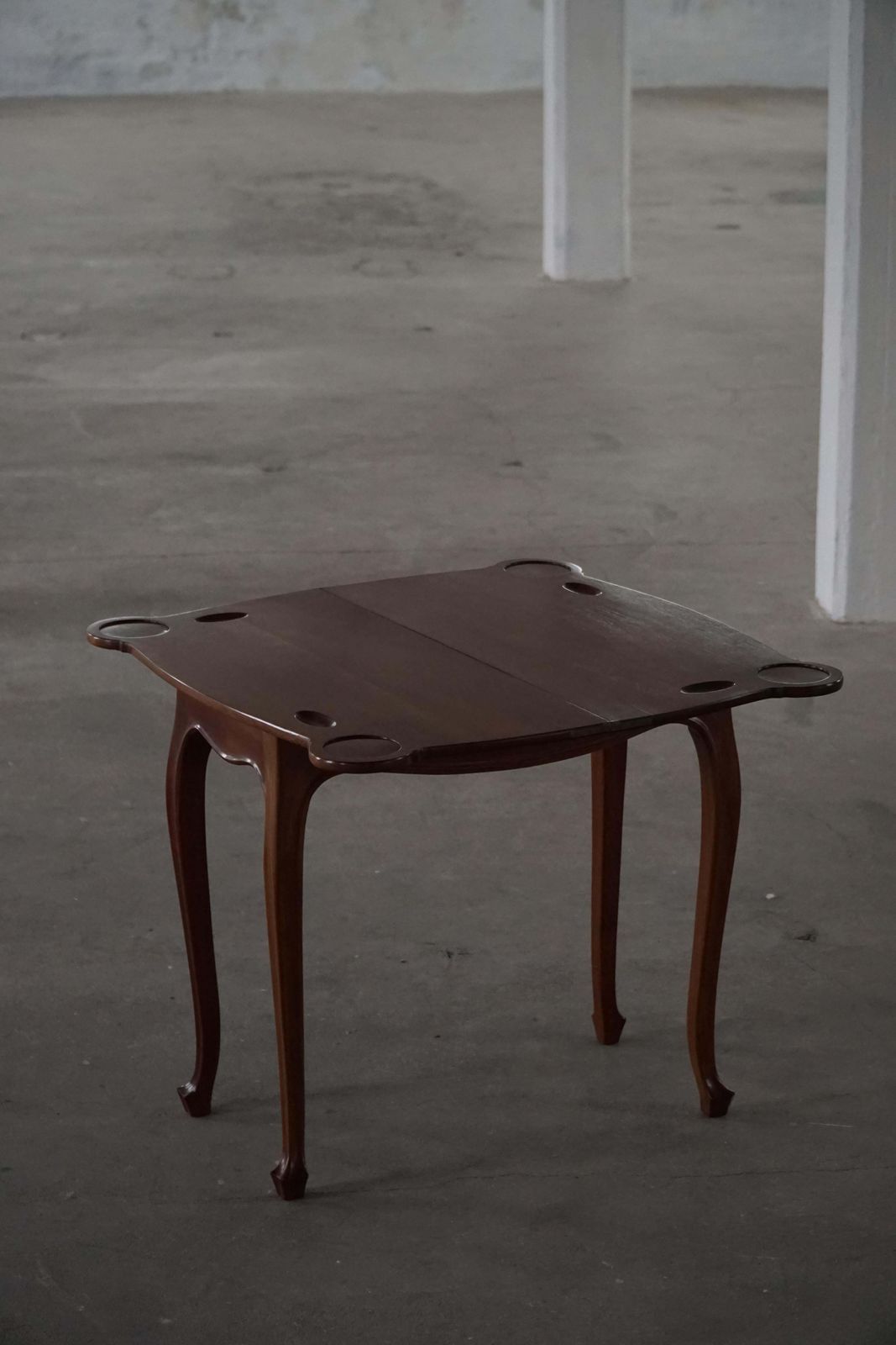 English 19th Century, Game Table In Mahogany With Fold Over Top & Cabriole Legs photo 1432.0