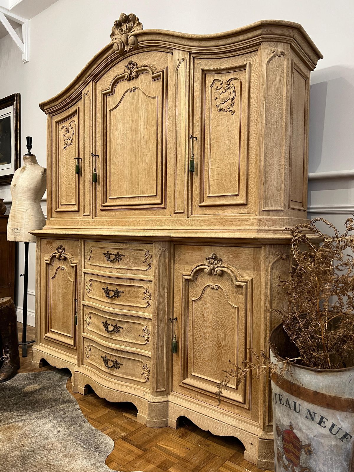 Large Antique Oak French Dresser Housekeepers Cupboard photo vinterior