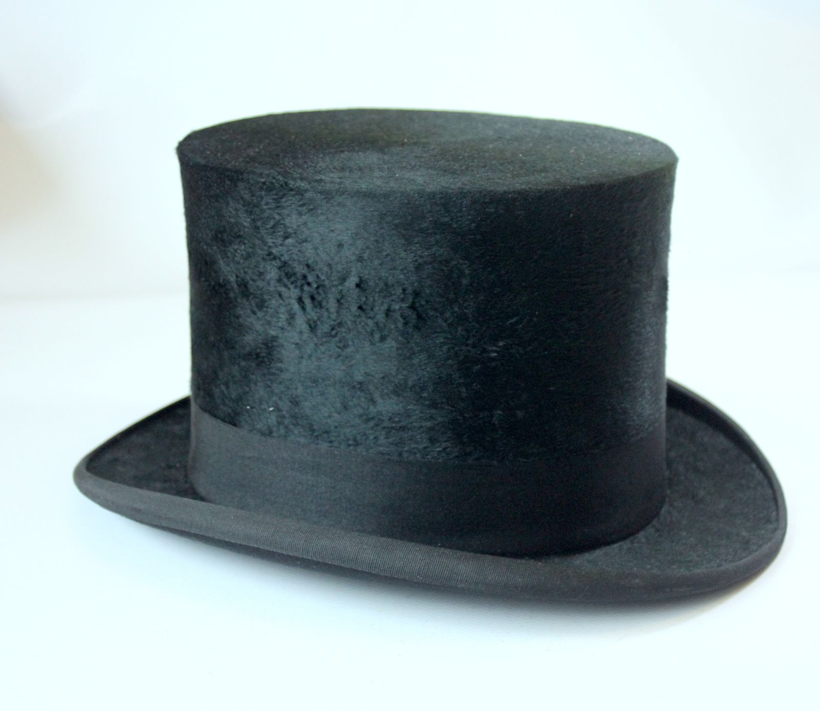 1910s Antique Black Top Hat By Fritz Reuter/Düsseldorf/Germany   Supplier To The Royal House In Germany photo for sale
