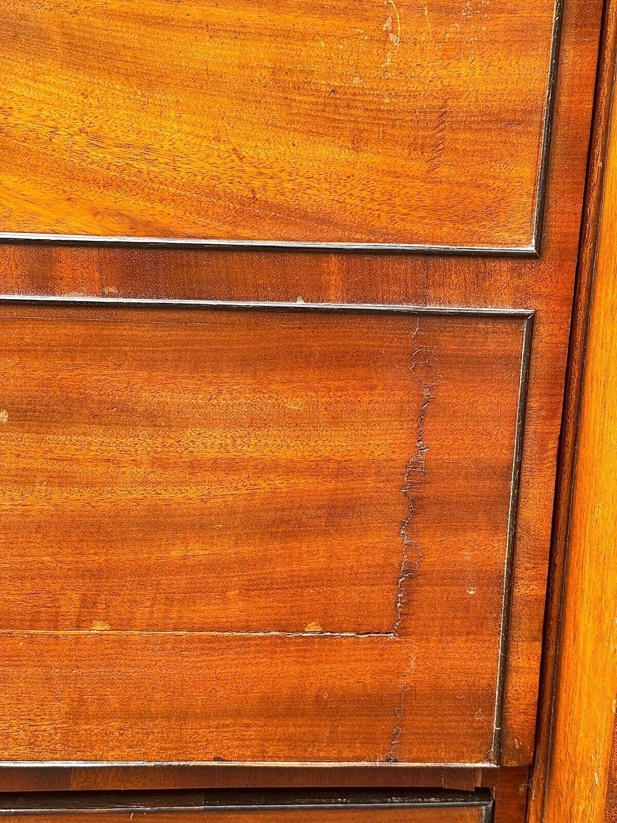 photo vinterior A Large Regency Figured Mahogany Breakfront Wardrobe With Brass Inlaid Decoratio