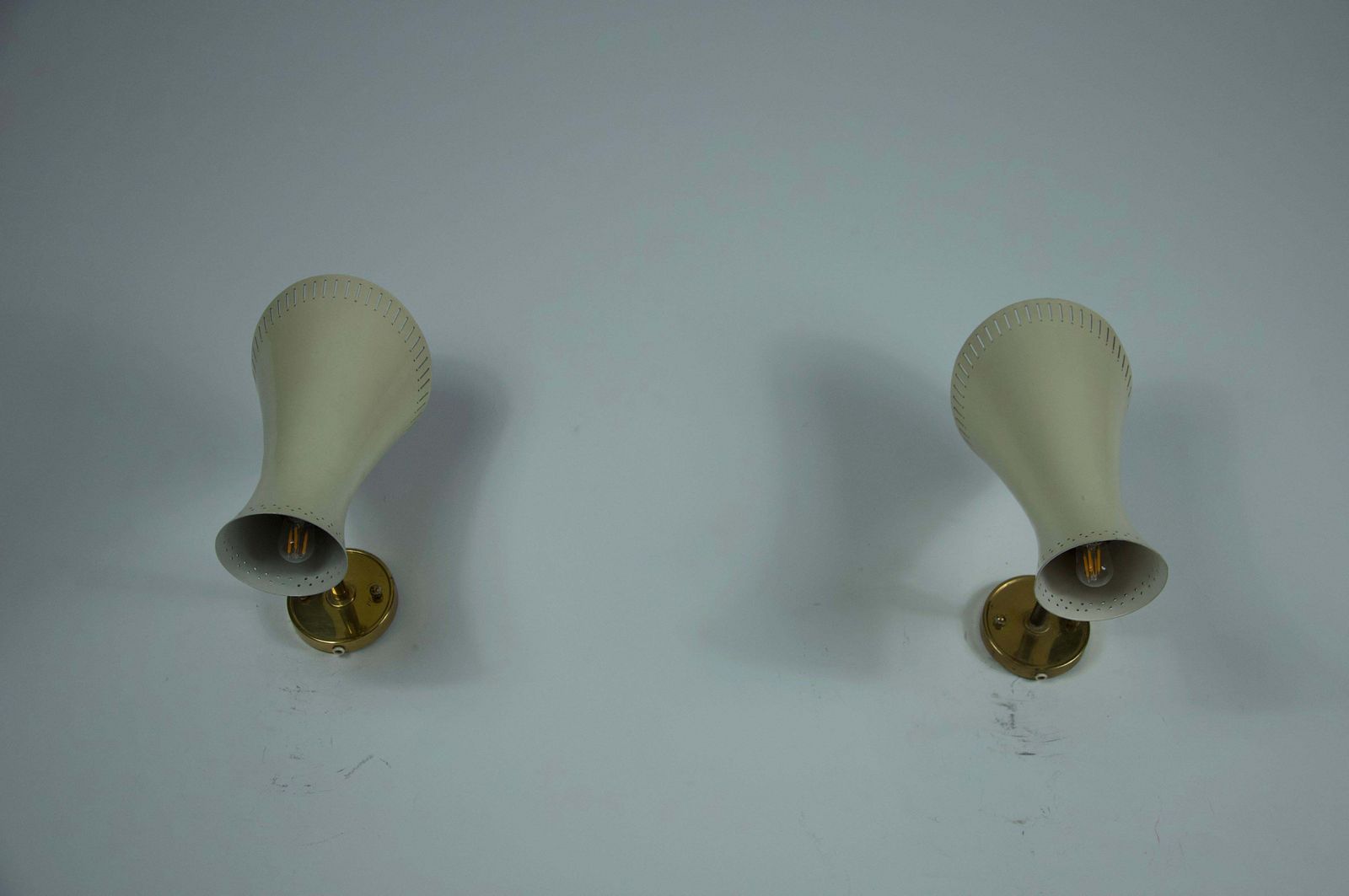 photo vinterior Pair Of Mid Century Modern Brass Diabolo Wall Lamps, Germany, 1950s