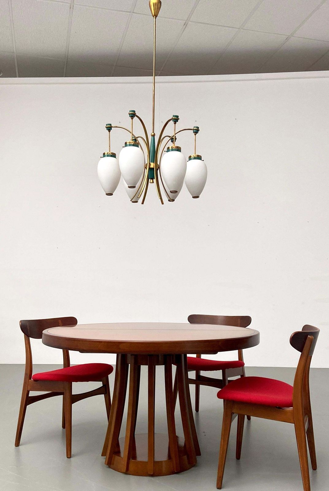 photo buy Set Van 3 Hans Wegner "Ch30" Stoelen, Denemarken, Jaren 1960