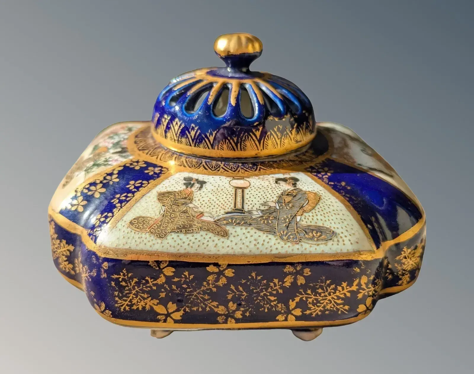 Japanese Satsuma Koro Meiji Period Kinkozan (Blue)