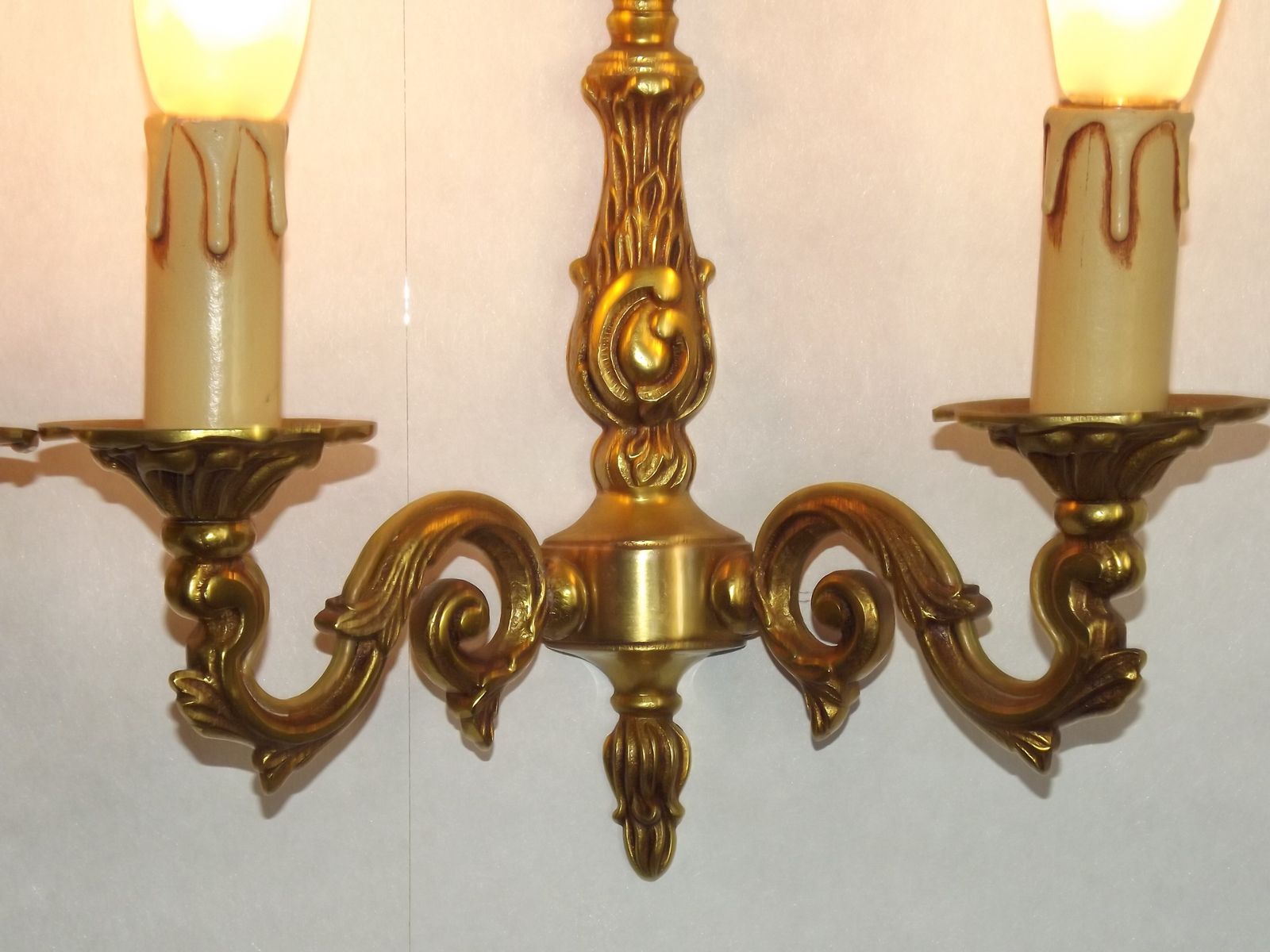photo vinterior Pair Of French Traditional Style Bronze Mid Century Double Wall Lights
