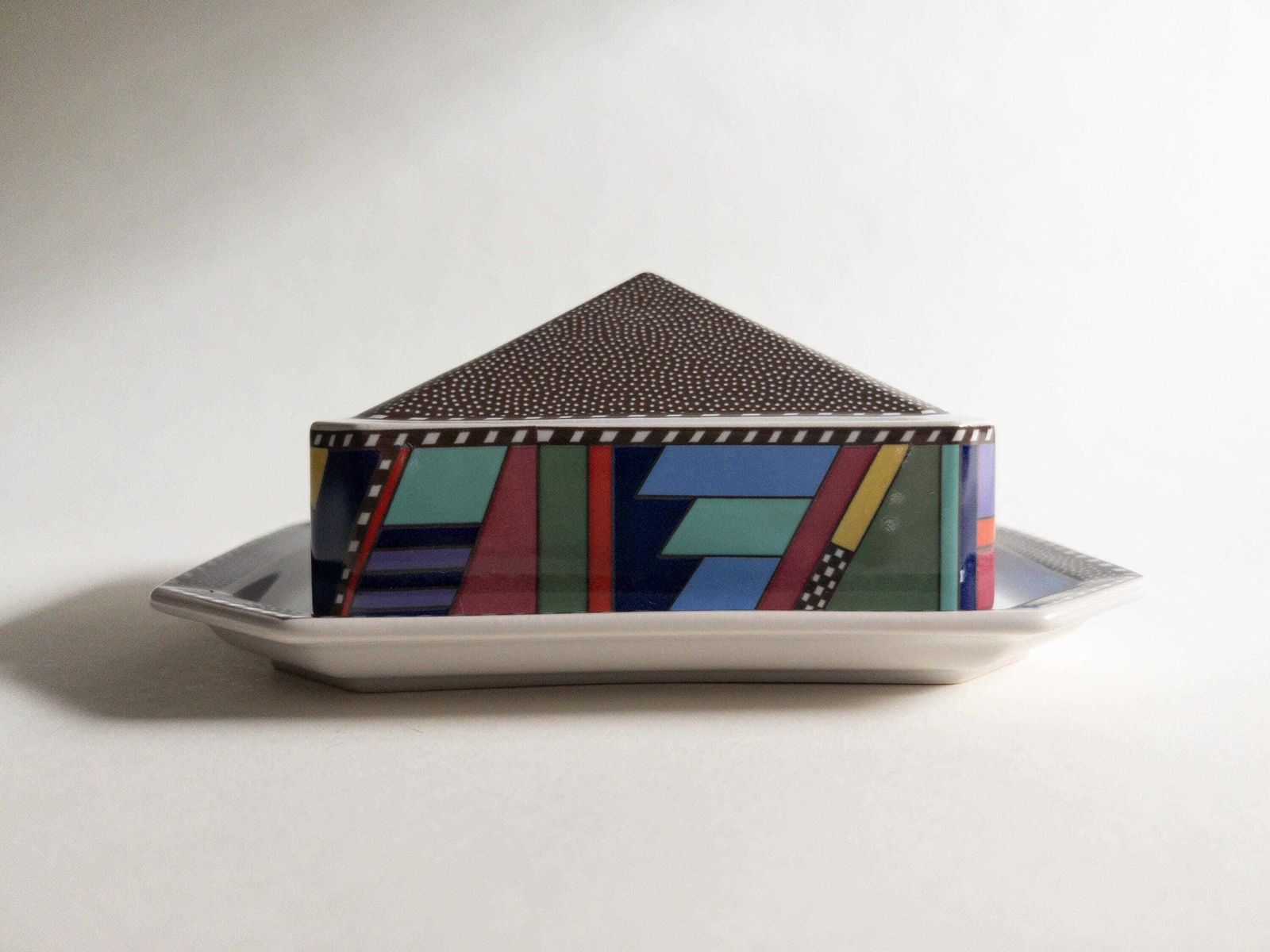photo vinterior Rosenthal Metropol Butter Dish: Postmodern Ceramic Design By Barbara Brenner