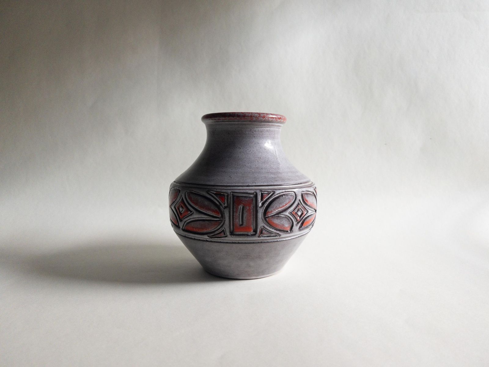 Alvino Bagni Vase: Mid Century Italian Ceramic With Red Graphic Pattern photo furniture