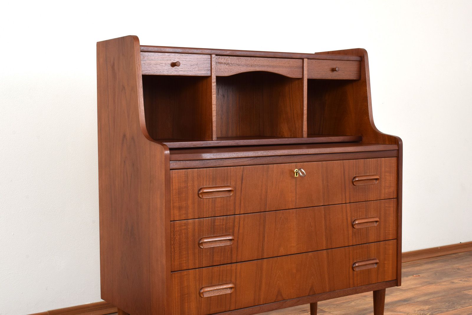 photo vintage Mid Century Danish Teak Secretary, 1960s.