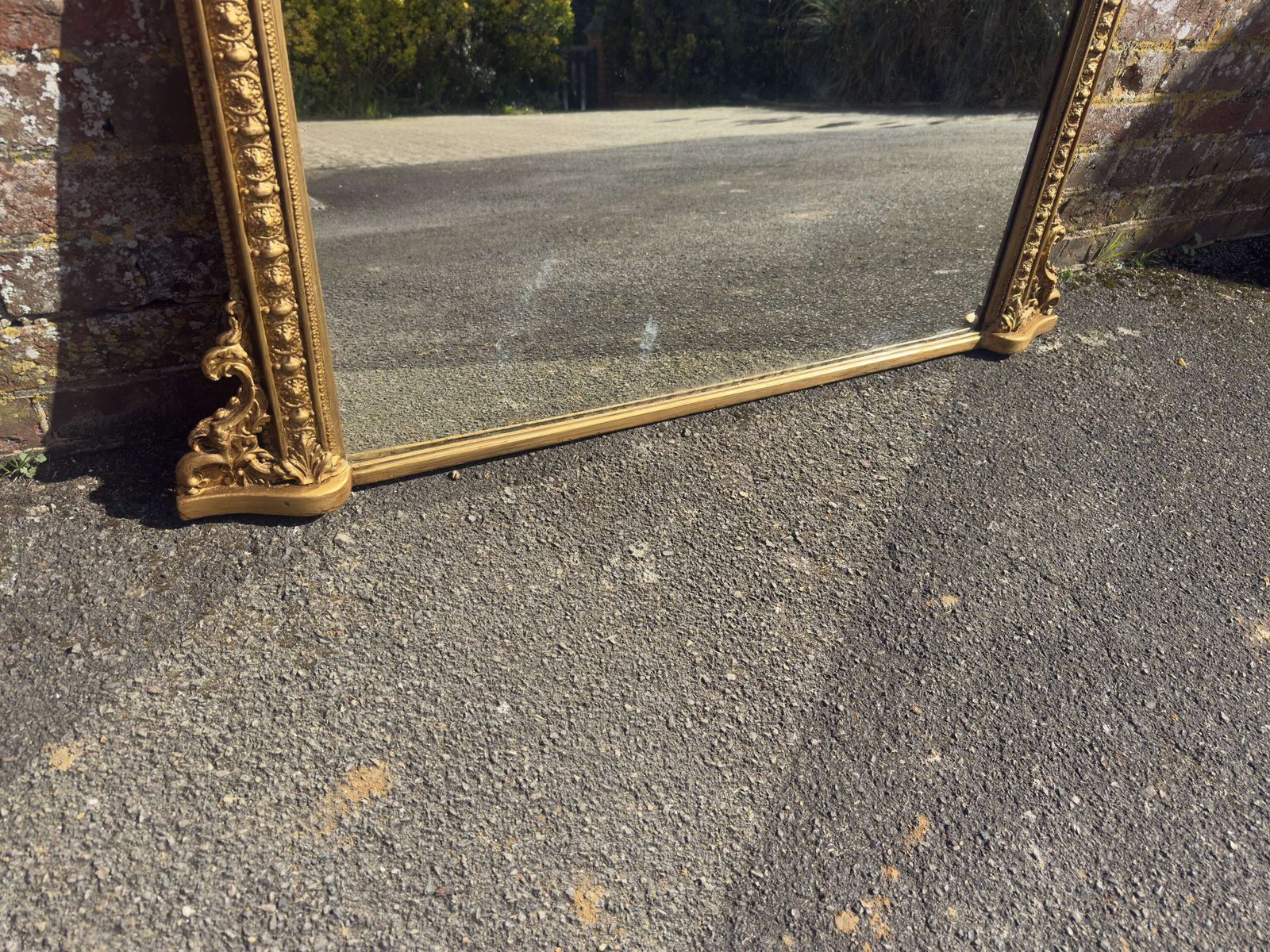 A Delightful Good Size Antique English 19th Century Arched Top Gilt Overmantle Mirror. photo vinterior