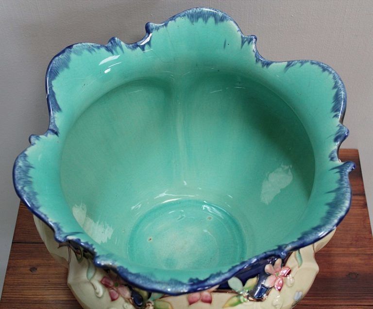photo furniture Barbotine Pot Holder In Iron   20th Century