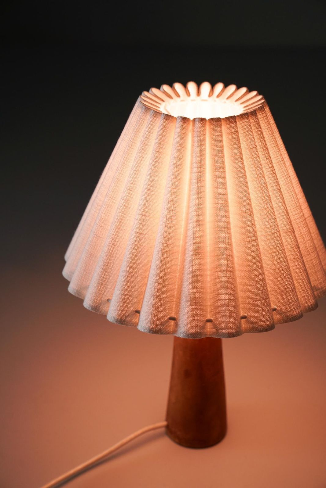 Scandinavian Modern Leather Table Lamp, Lisa Johansson Pape, Orno Oy, 1950/1960s photo vinterior