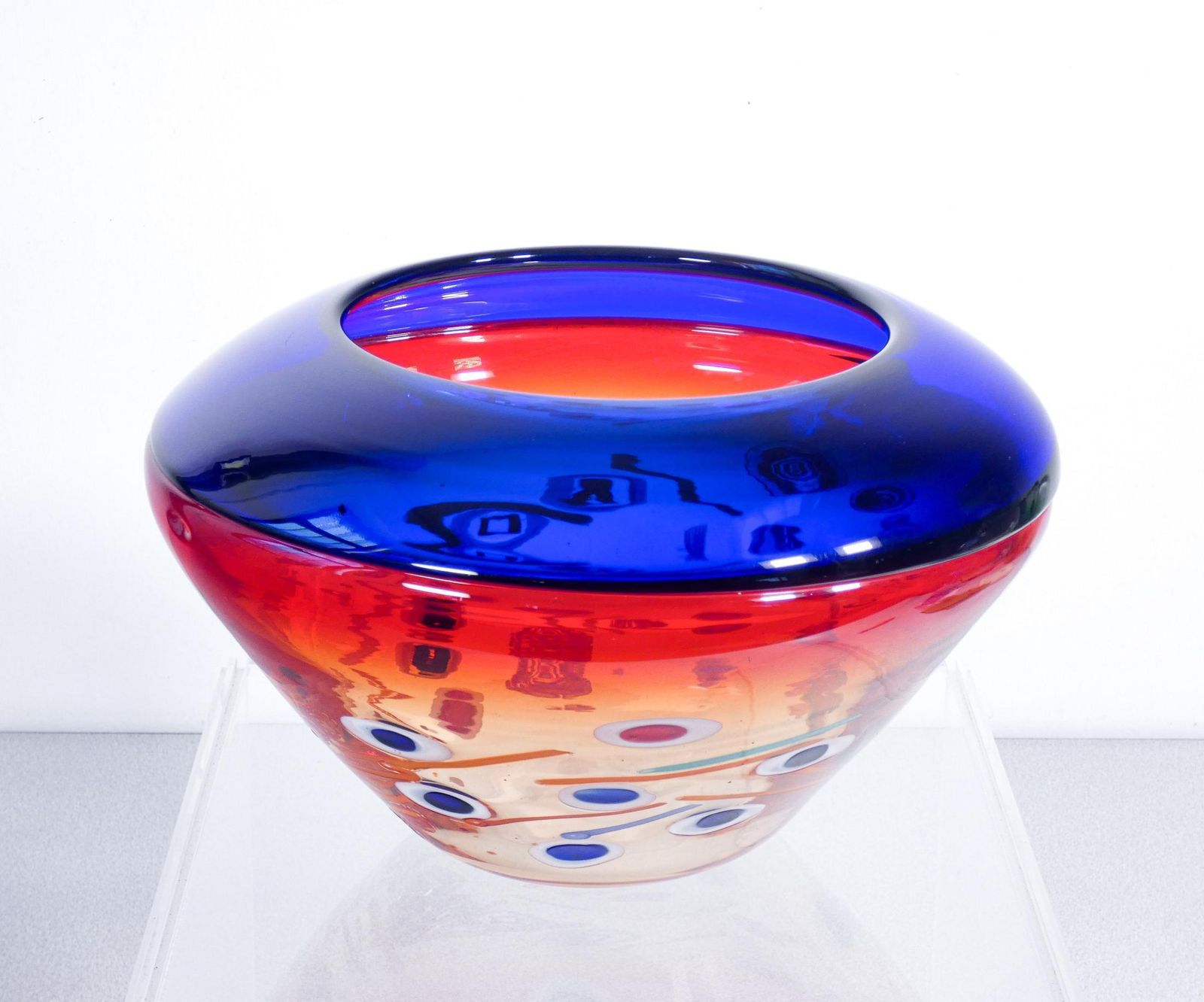 photo furniture Murano Blown Glass Vase, Design Stefano Toso. Italy, 90s