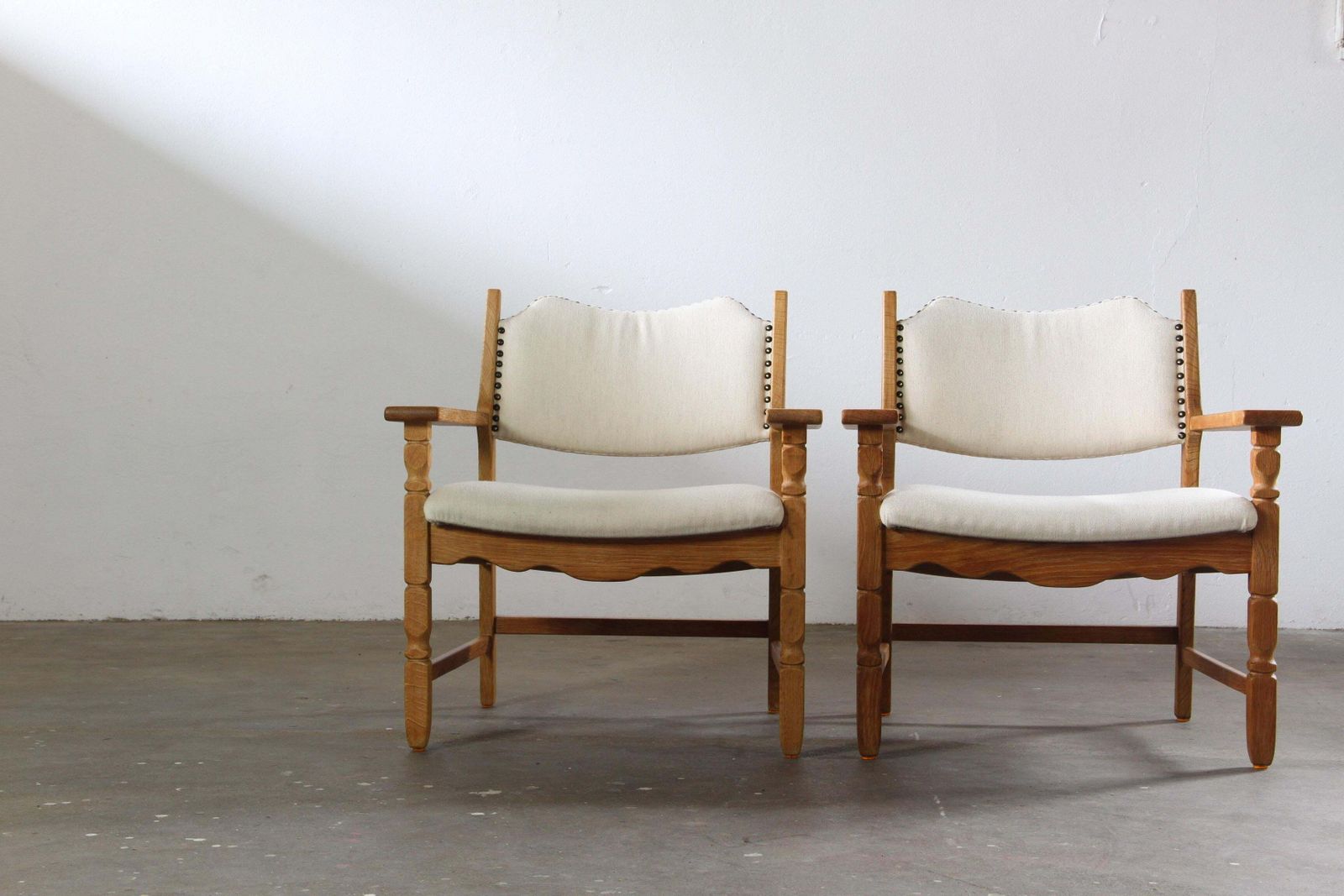 Vintage Brutalist Paar Eiken Lounge Stoelen, Henning Kjærnulf Denemarken, Jaren 1960 photo vintage