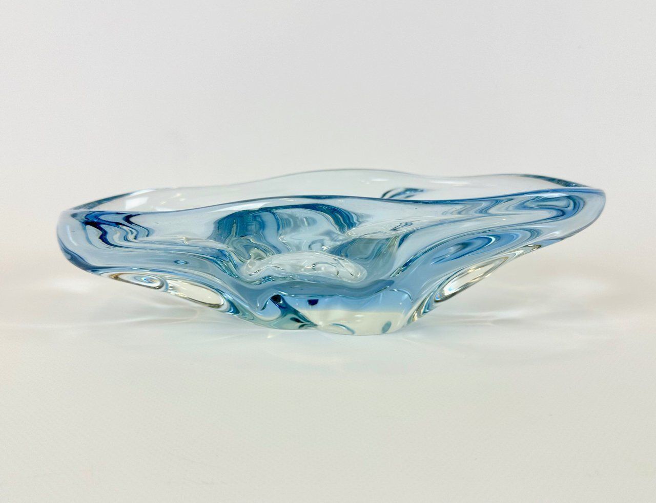 Art Glass Bowl Attributed To Josef Hospodka For Chribska Sklarna, 1960s photo Home Decor