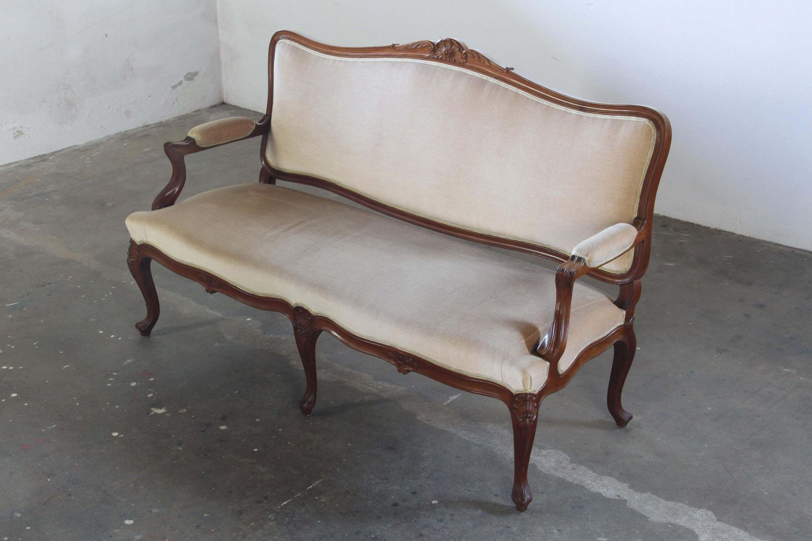 photo buy Antique Louis XV Style 19th Century Sofa, French
