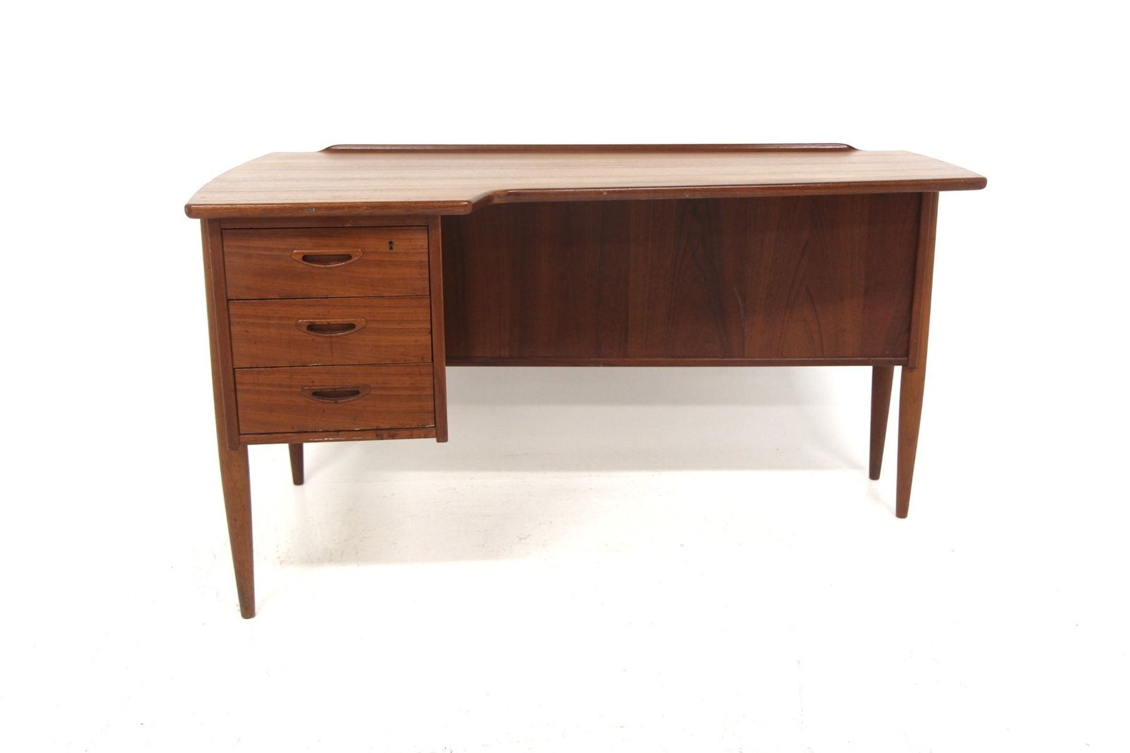 Scandinavian Teak Desk By Göran Strand For Lelångs Möbelfabrik, Sweden, 1950s photo vinterior