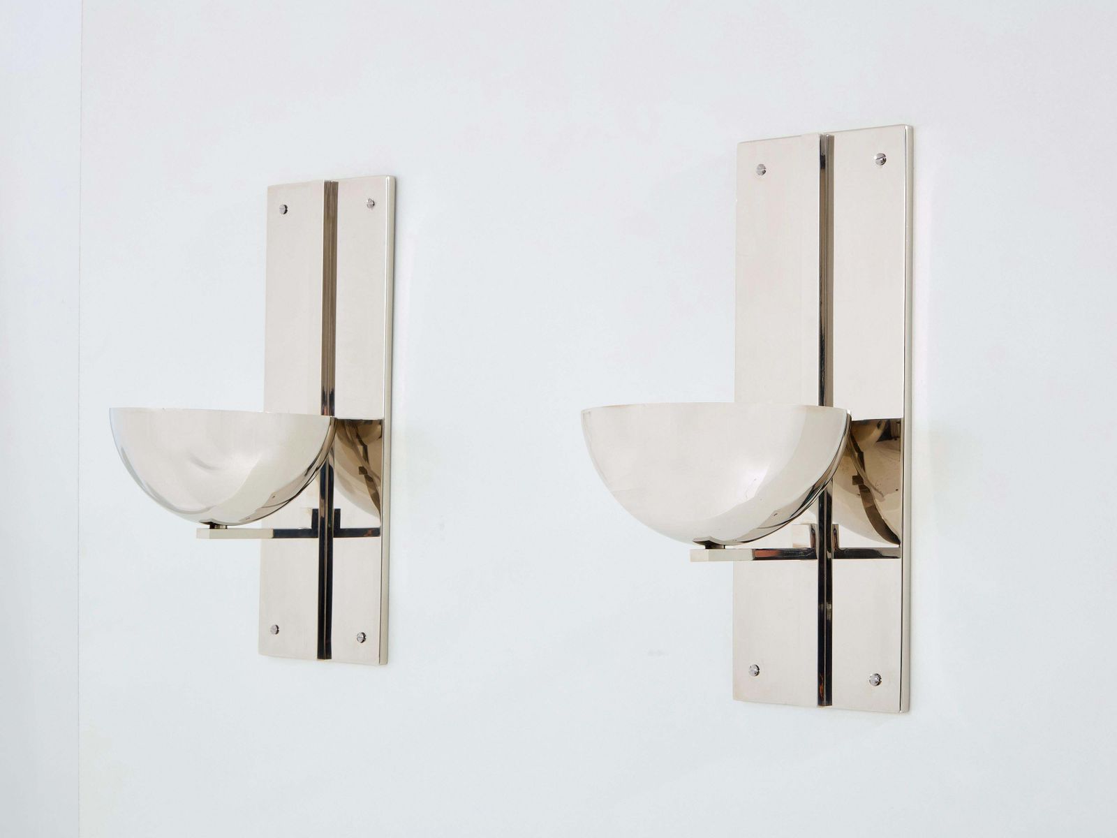 Appliques murales modernistes en acier nickelé, par Claude Parent, 1992 photo furniture