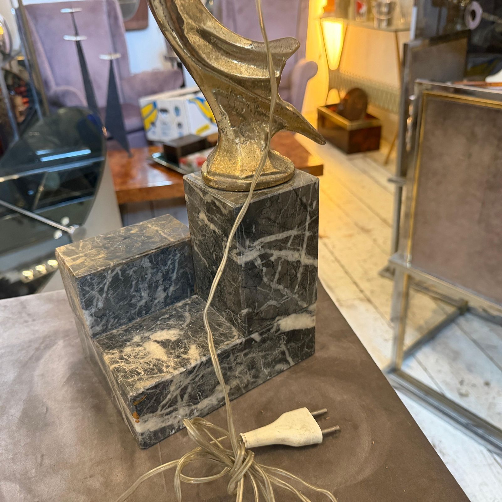 1930s Art Deco Black Marble, Gilded Metal And Milk Glass Italian Table Lamp photo vinterior
