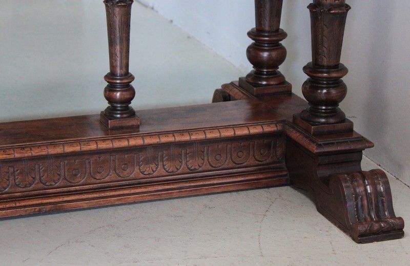 photo furniture Mid 20th Century Renaissance Table