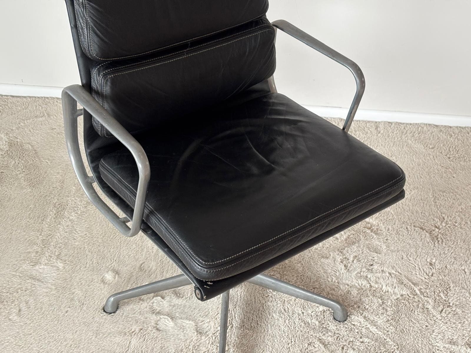 Furniture Ea208 Soft Pad Chair By Charles And Ray Eames For Icf De Padova, 1973 photo