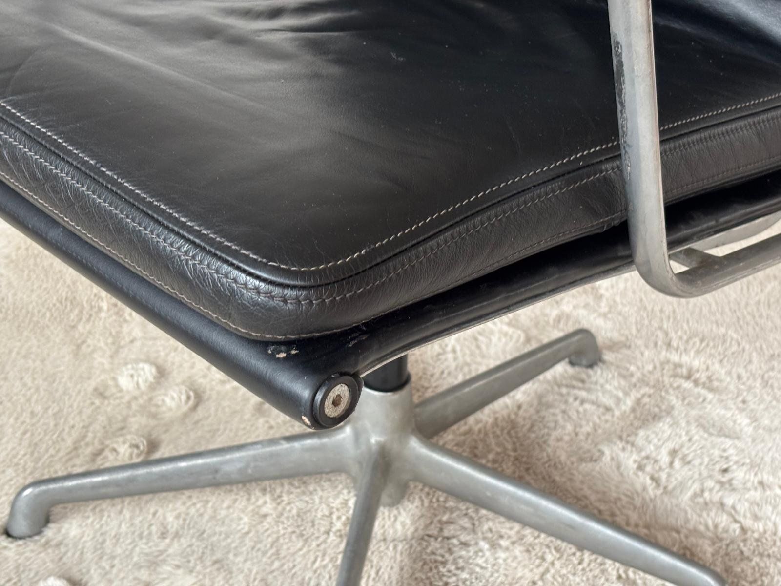 photo vinterior Ea208 Soft Pad Chair By Charles And Ray Eames For Icf De Padova, 1973