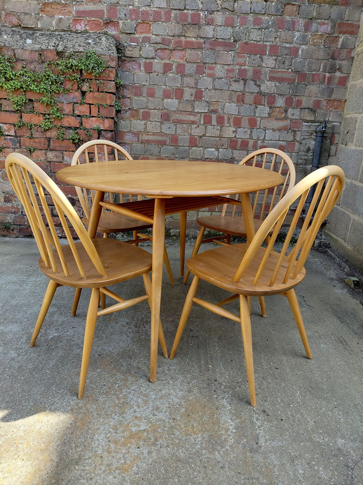 Ercol Blonde Oval Breakfast Table   Model Number 396  & Set Of 4 Ercol Chairs Model 370
