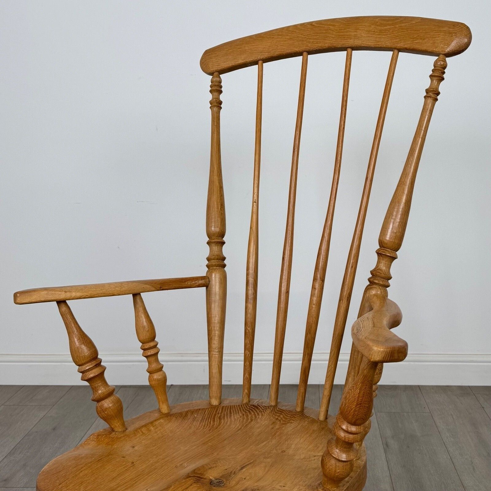 photo furniture Antique 20th Century Farmhouse Windsor Armchair In Oak ( Af 5430 )