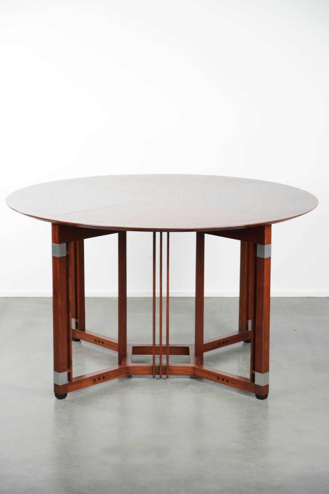 Round Art Deco Schuitema Design Dining Table For 4 People From The Decoforma Series In Good Condition. photo furniture