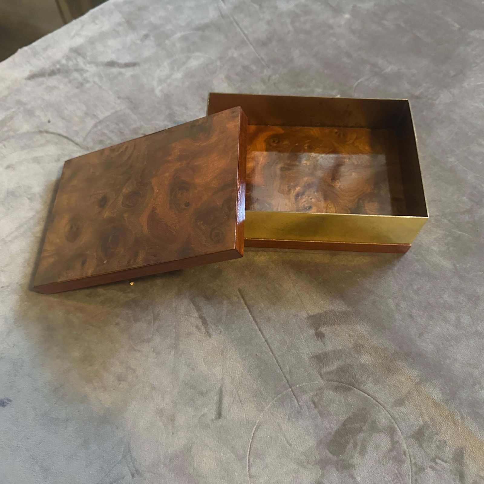 1970s Mid Century Modern Walnut Root And Gilt Metal Italian Luxury Box photo vinterior