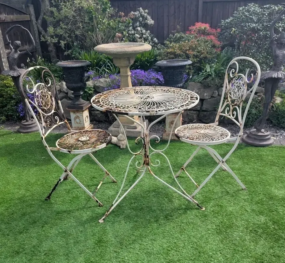305.0 French Style Metal Patio Set Scrolling Pierced Detail   Delivery Available 0300. photo