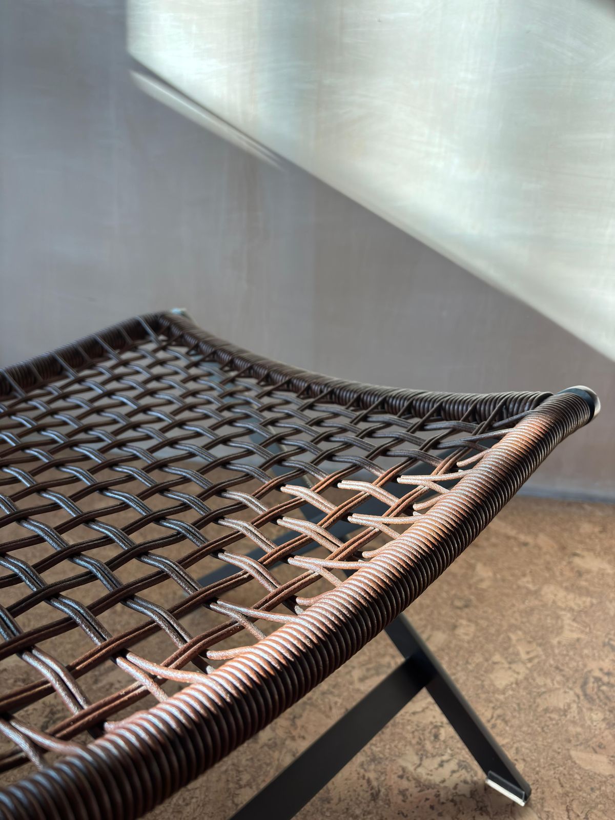 Flexform ‘Peter’ Stool By Antonio Citterio In Woven Cowhide And Burnished Metal Frame (Italian Modern / Contemporary) photo Furniture