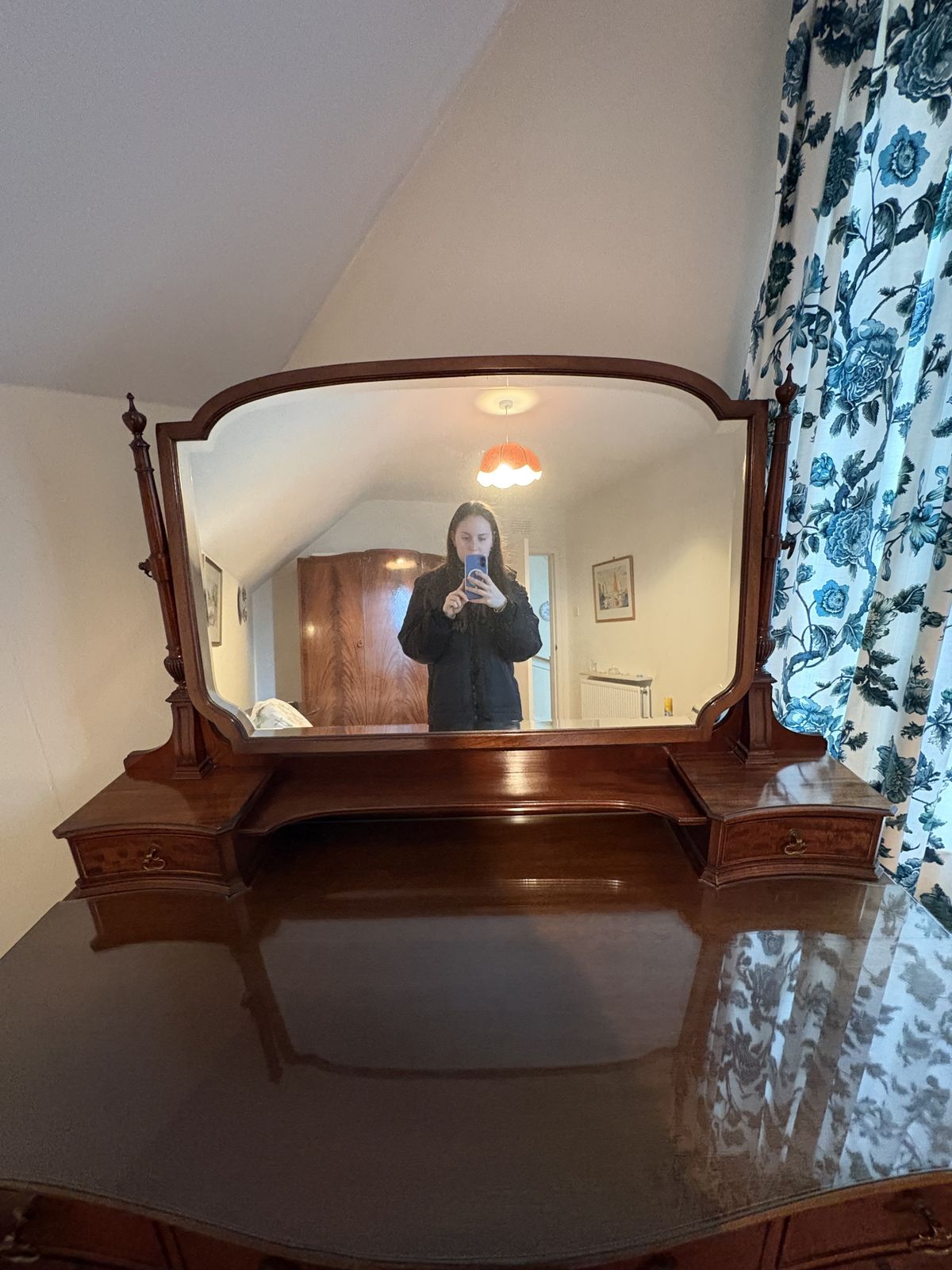 Edwardian Mahogany Dressing Table photo furniture