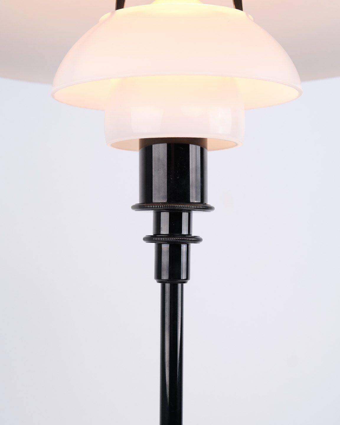 Poul Henningsen Table Lamp Model Ph 3/2 In Black Metallised Brass For Louis Poulsen. photo vinterior