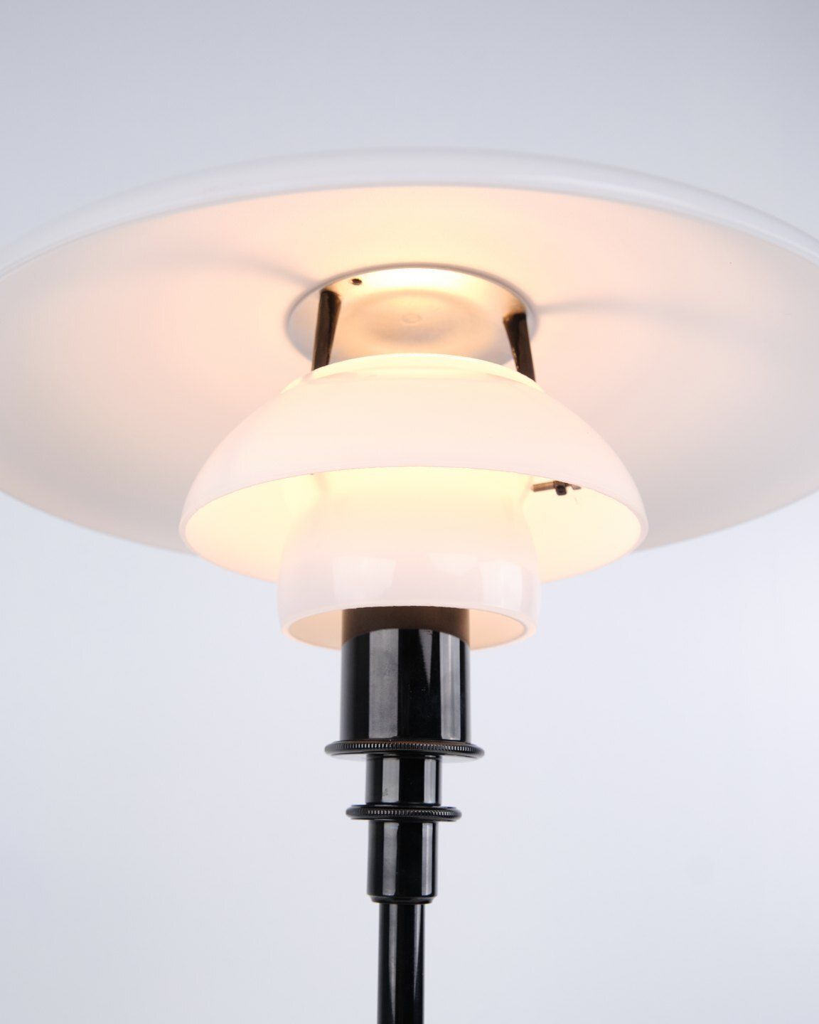 Poul Henningsen Table Lamp Model Ph 3/2 In Black Metallised Brass For Louis Poulsen. photo buy