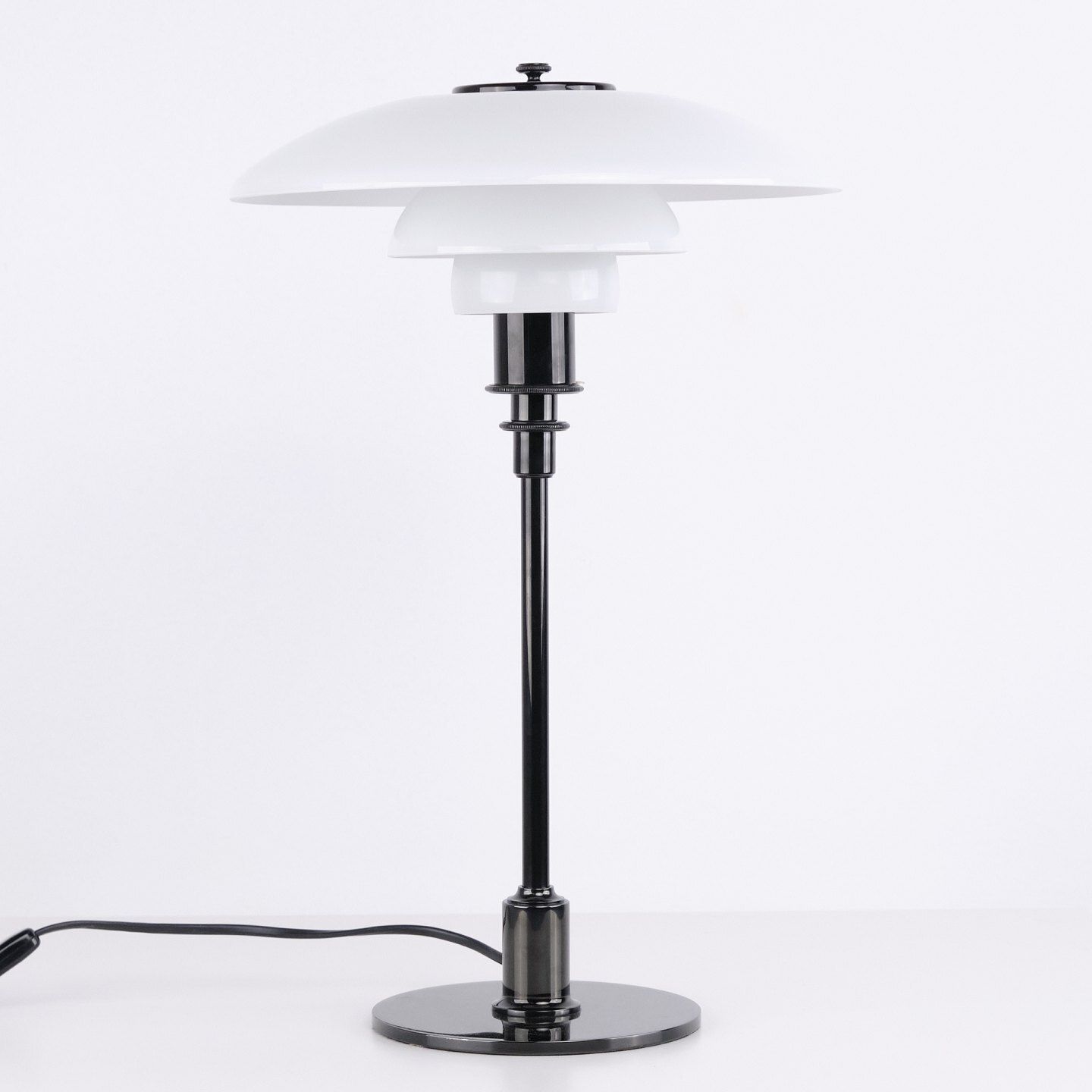 Poul Henningsen Table Lamp Model Ph 3/2 In Black Metallised Brass For Louis Poulsen. photo vintage
