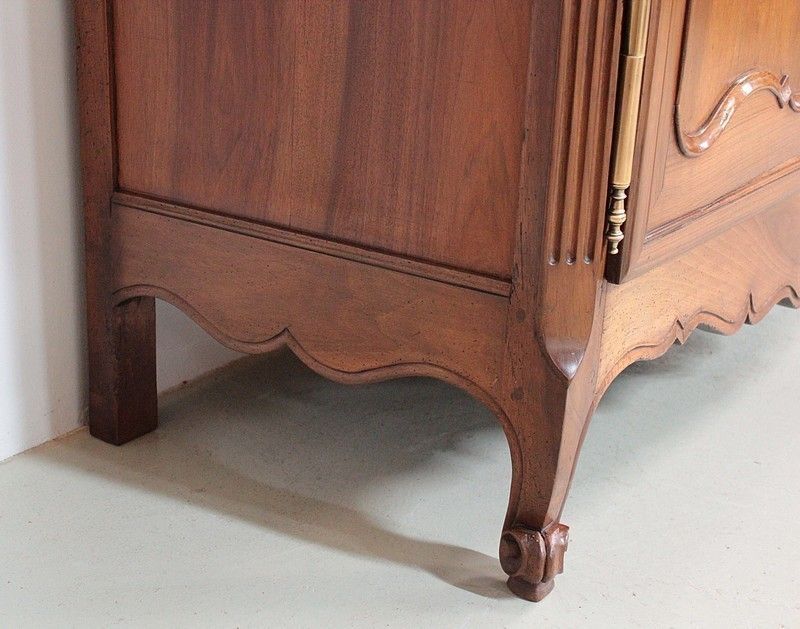 photo for sale Louis XV Cabinet Walnut 19th