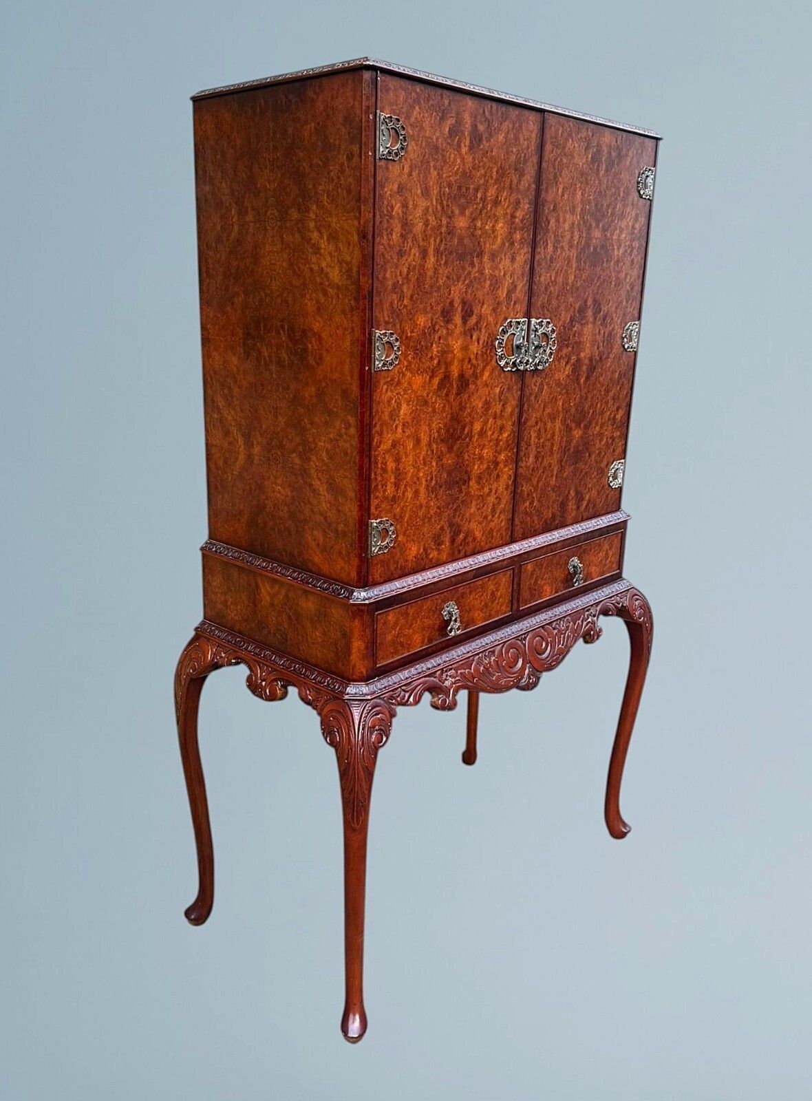 Queen Anne Style Burr Walnut Cocktail Cabinet / Drinks Cabinet photo furniture