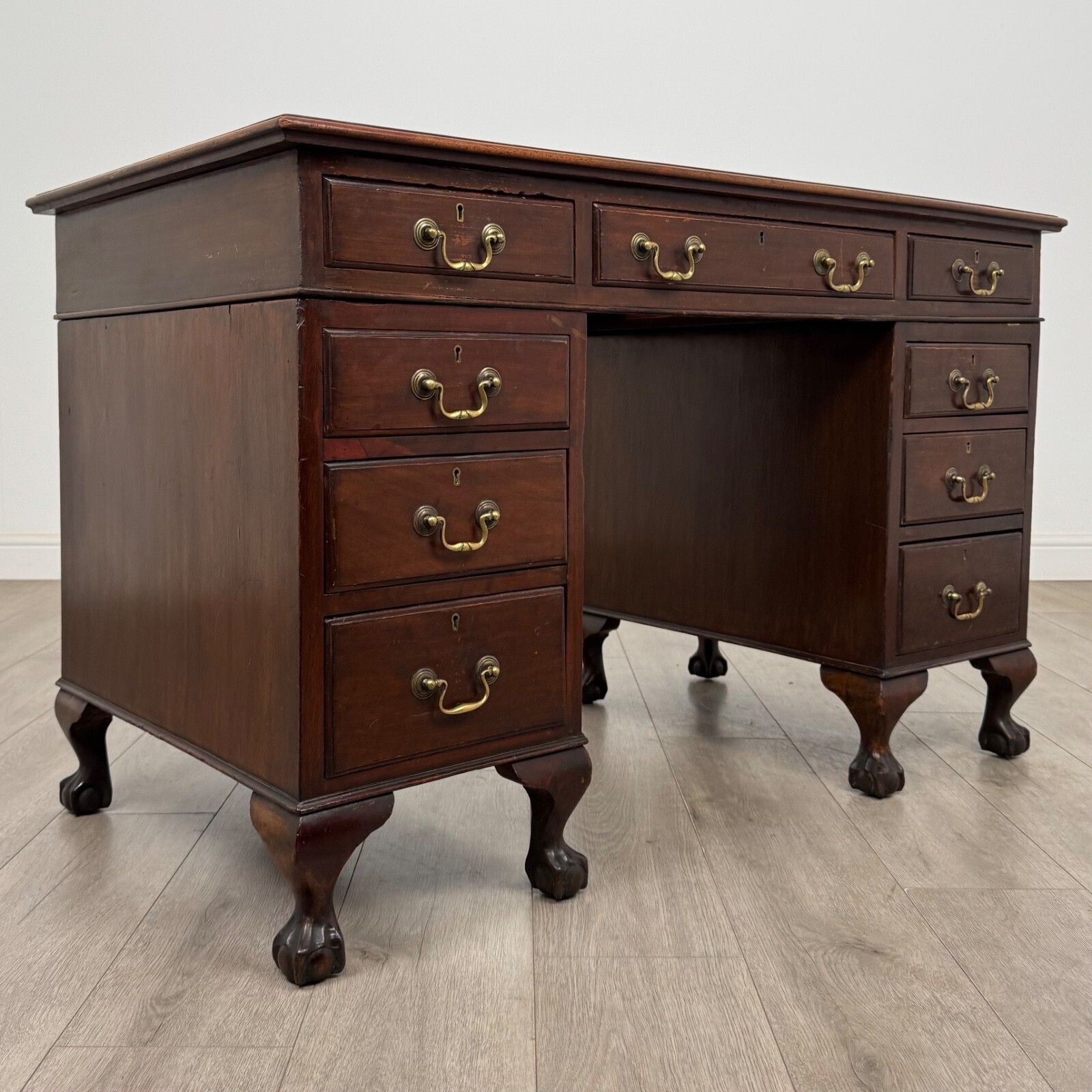 Antique 20th Century Edwardian Pedestal Desk In Mahogany photo vintage