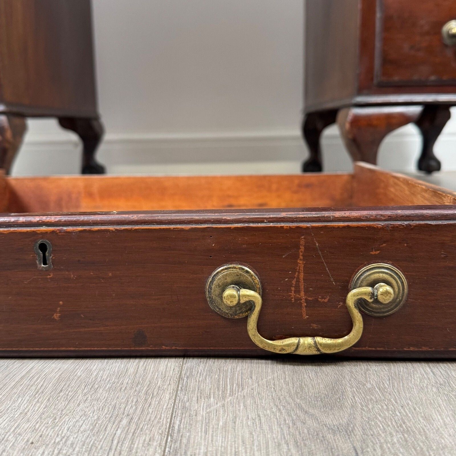 Furniture Antique 20th Century Edwardian Pedestal Desk In Mahogany photo