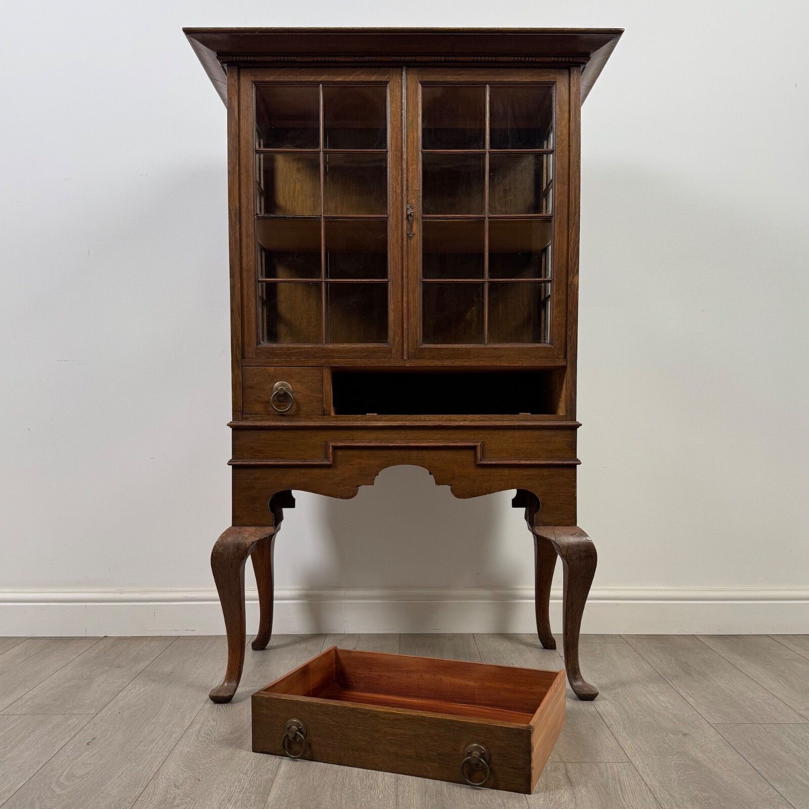 Furniture Antique 20th Century Good Quality Display Cabinet In Oak photo