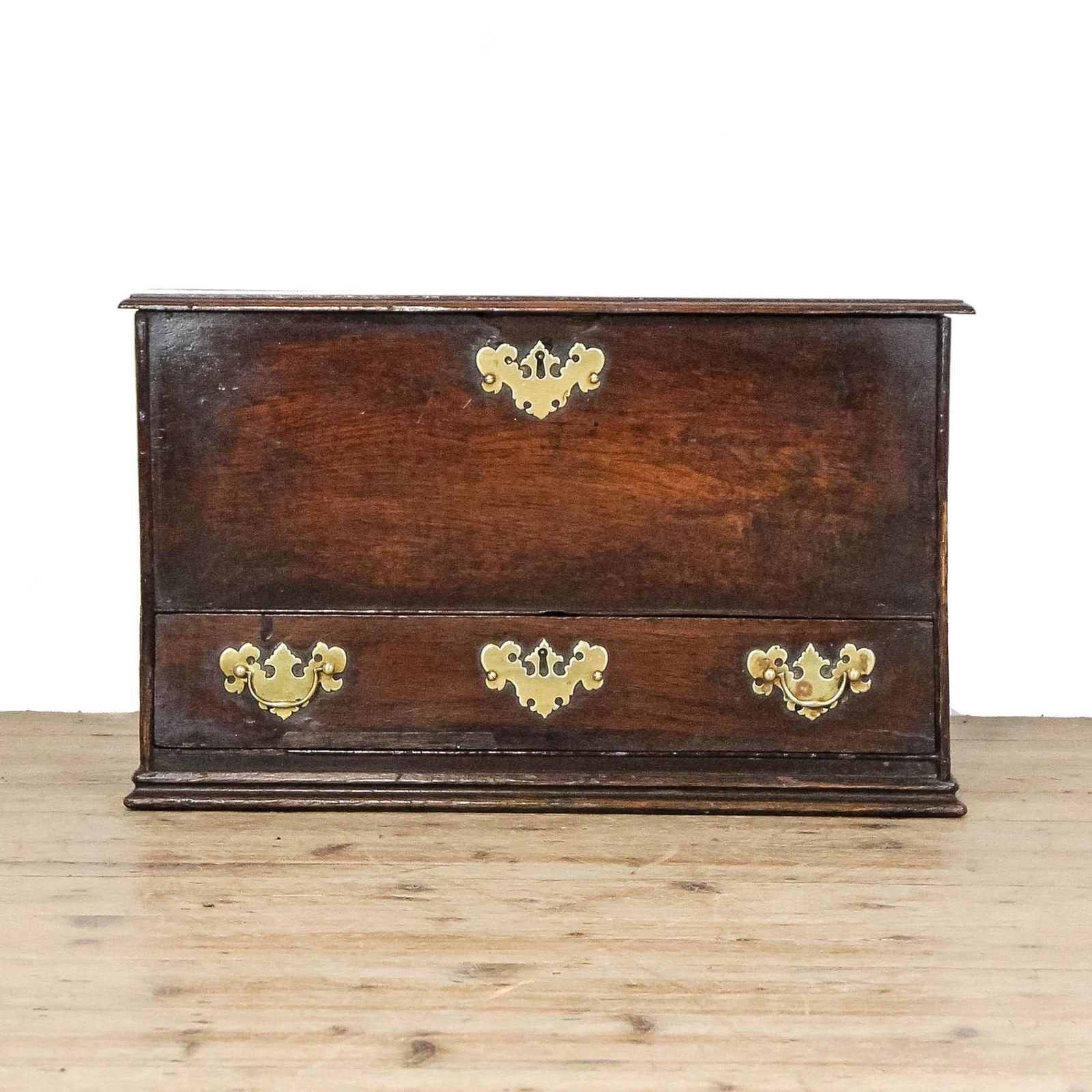 Antique Welsh Oak Coffer Bach | Antique Furniture | Antique Trunk | Antique Oak Blanket Box | Antique Storage