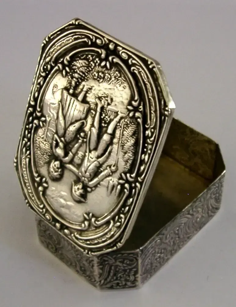 Beautiful German Hanau Solid Silver Box C1900 Antique 62g photo Home Decor