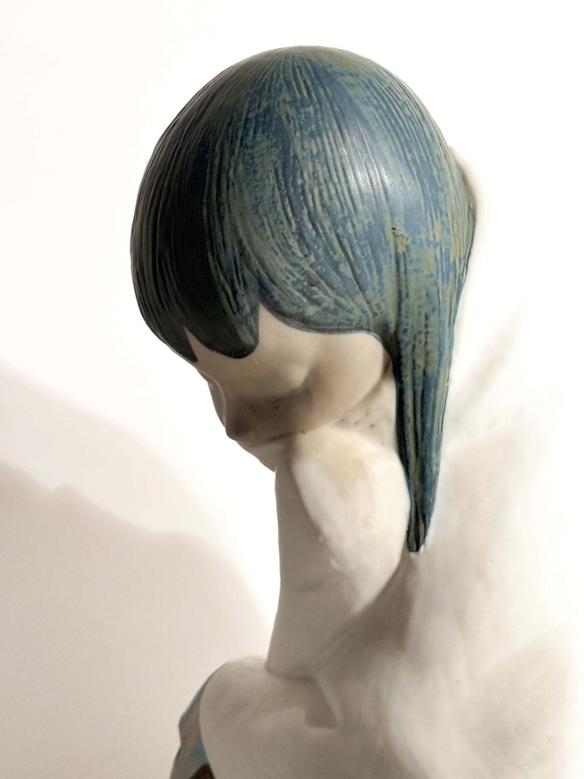 Stoneware Eskimo Sculpture By Juan Huerta For Lladró 1990s photo buy