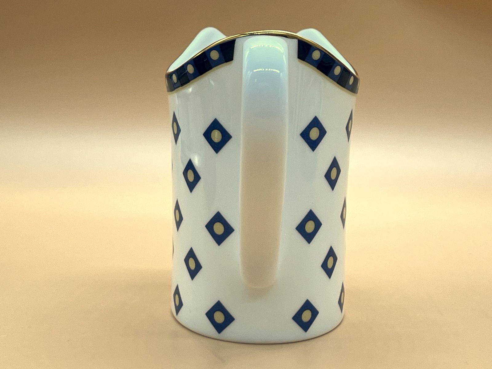 50.0 Wedgwood China Aphrodite Design Creamer And Covered Sugar Bowl Set. photo