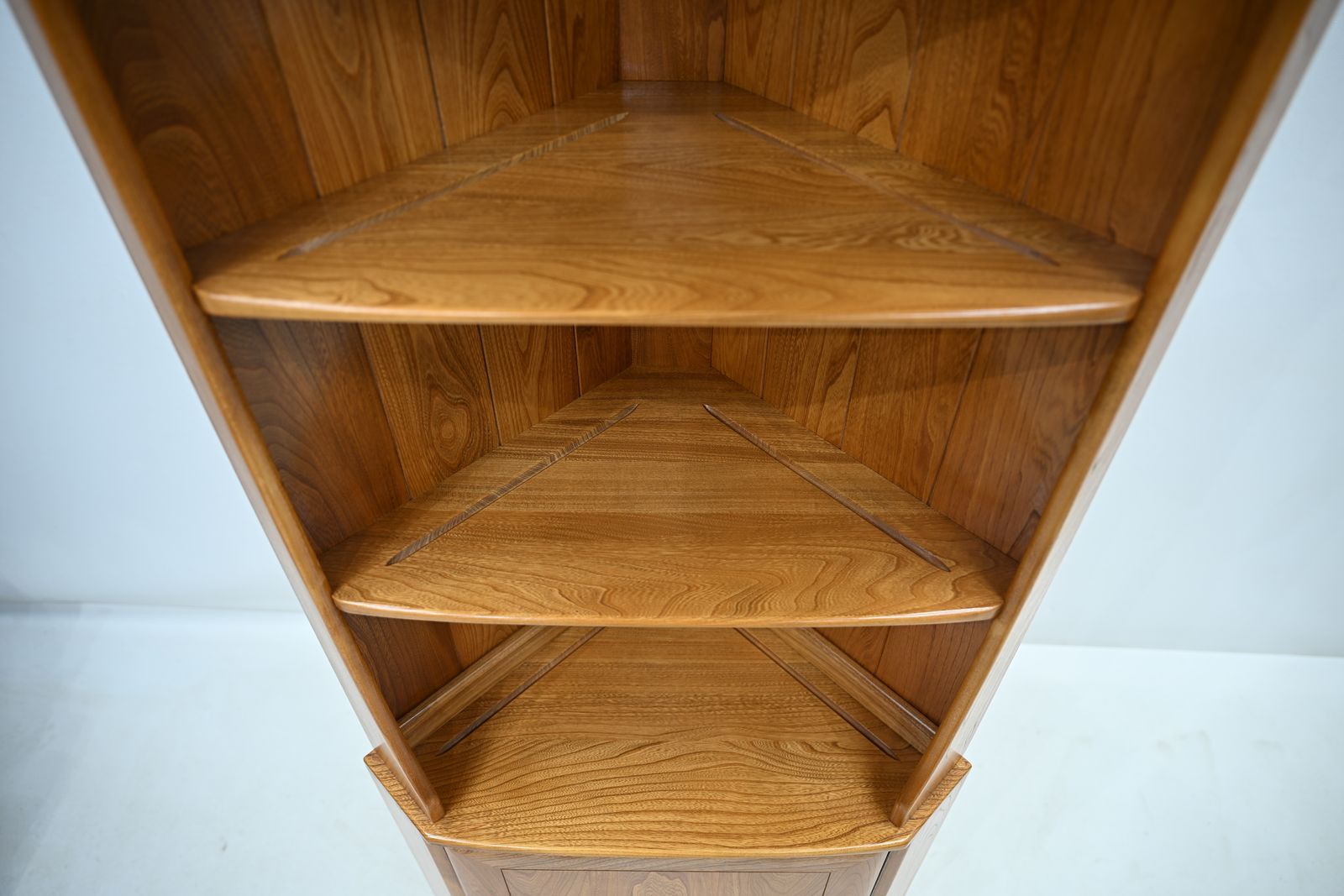 467.0 Genuine Ercol Windsor Corner Cabinet Light Finish Model 743c Free Uk Delivery photo