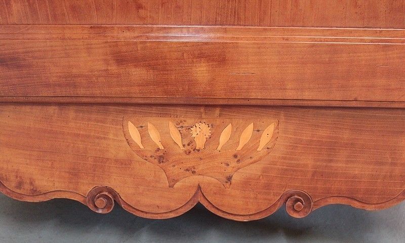 photo furniture Cabinet Vendéen Louis XV Cherry 19th