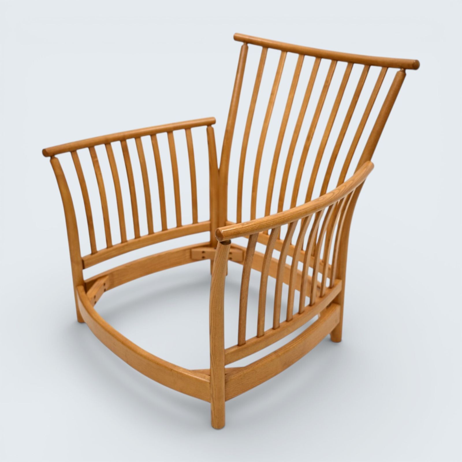 photo vintage Ercol Renaissance Easy Chair Genuine Ercol Upholstery Light Finish Free Delivery