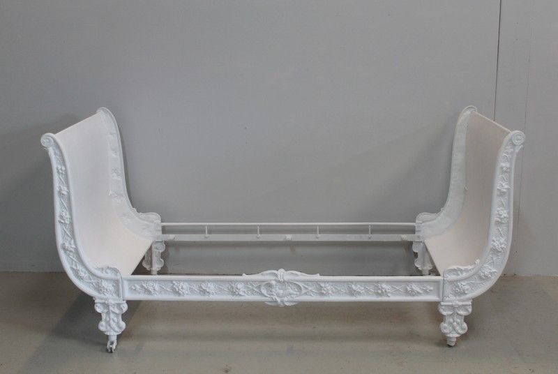 Rest Bed In Cast Iron 20th